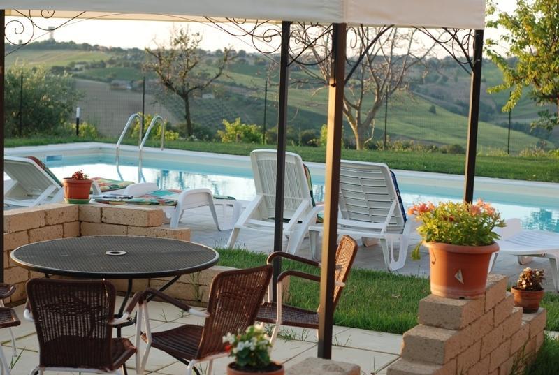 Agriturismo Al Rifugio Divino Belvedere Ostrense Luaran gambar
