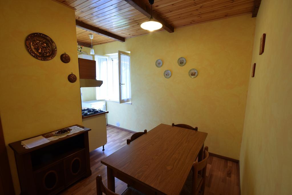 Agriturismo Al Rifugio Divino Belvedere Ostrense Luaran gambar