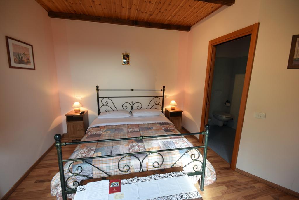Agriturismo Al Rifugio Divino Belvedere Ostrense Luaran gambar