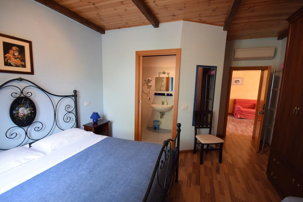 Agriturismo Al Rifugio Divino Belvedere Ostrense Luaran gambar