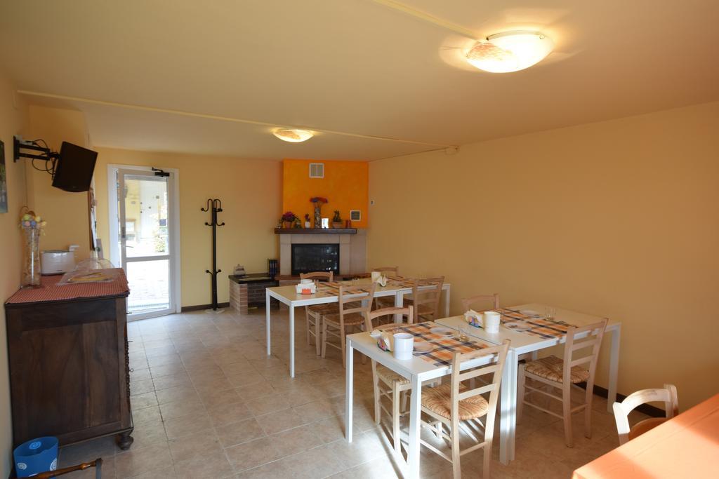 Agriturismo Al Rifugio Divino Belvedere Ostrense Luaran gambar